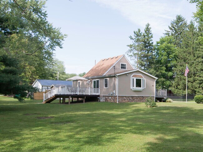 Building Photo - 2594 Meadow Lane