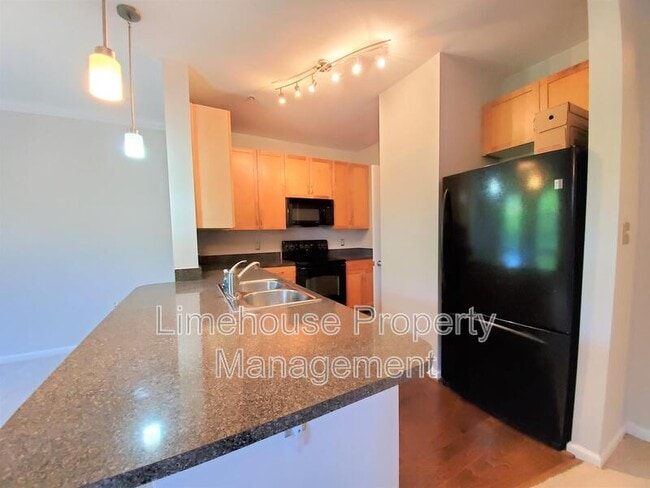 Building Photo - 1400 Granby St