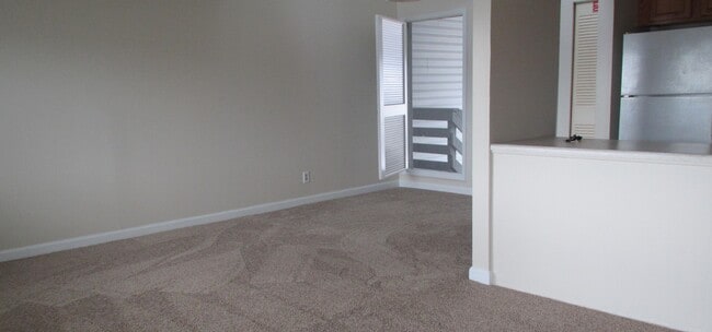 Foto del edificio - 101 Old Ferry Rd