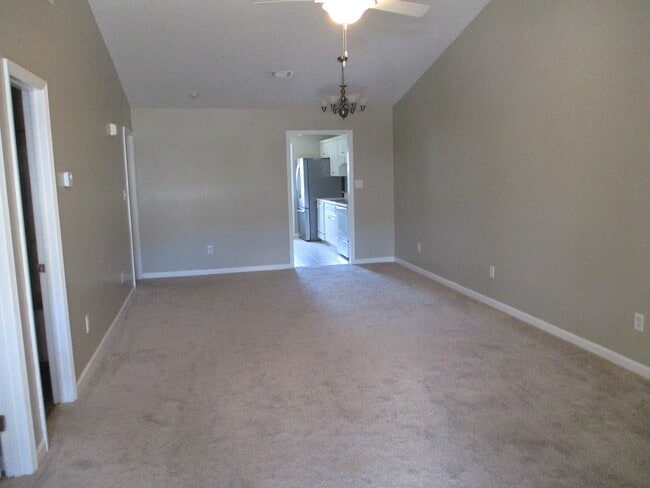 Building Photo - Townhome in Evans
