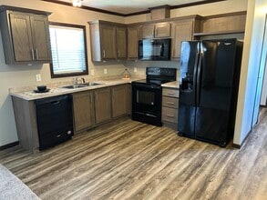 Building Photo - 10694 State Rte 762