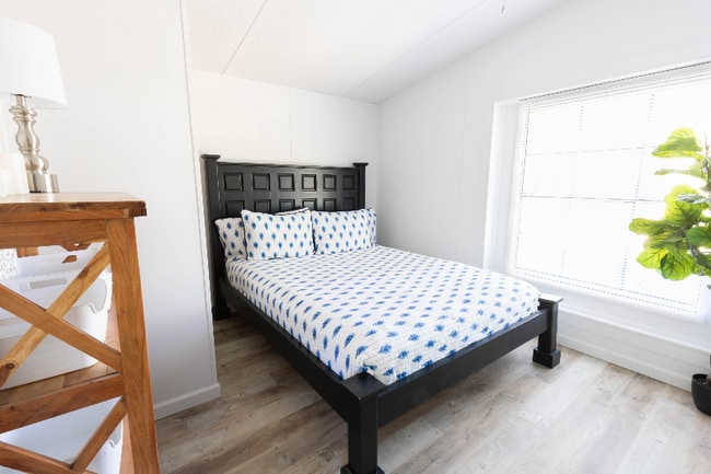 Building Photo - 9037 N Mem Dr