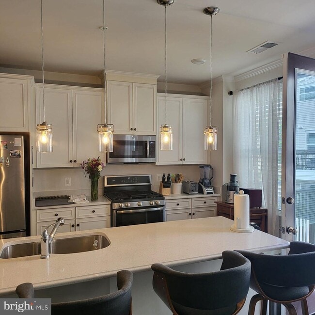 Building Photo - 24626 Cable Ml Ter