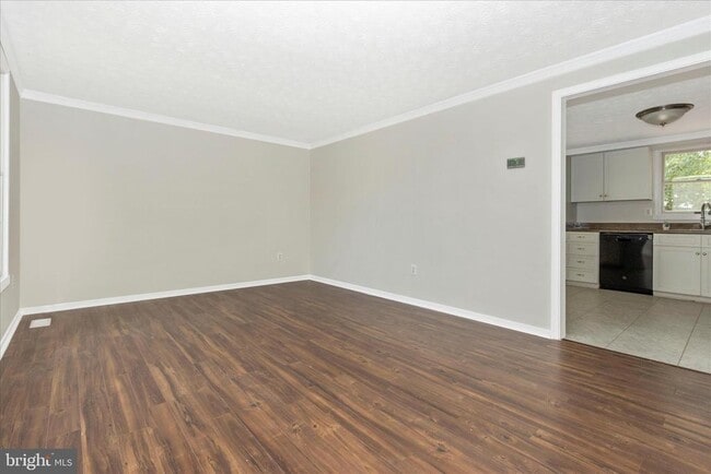 Foto del edificio - 207 Contour Rd