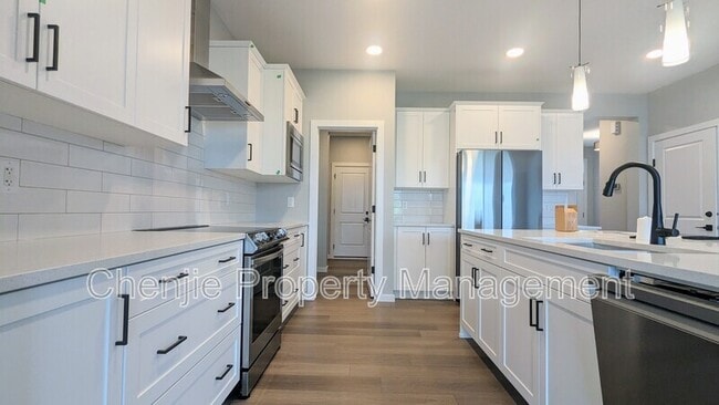 Building Photo - 115 Stiles Bend