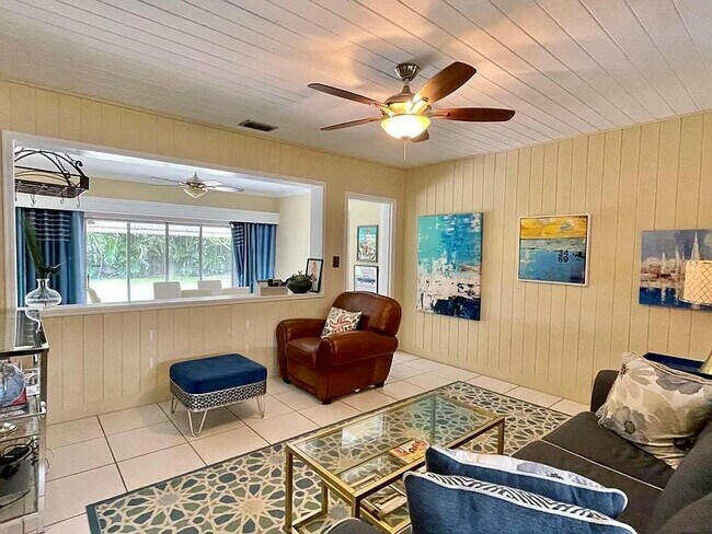 Building Photo - 235 Fordham Dr
