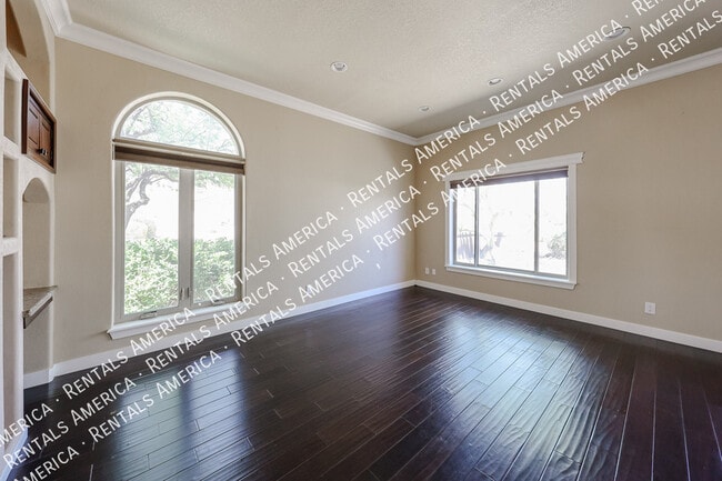 Building Photo - 15811 E Richwood Ave
