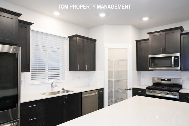 Building Photo - 18818-18813 13th Ave W