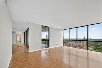 Building Photo - 5001 Woodway Dr