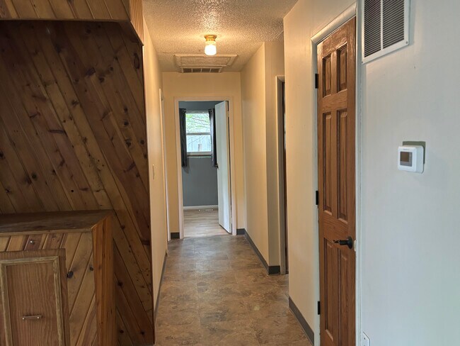 Foto del edificio - 2417 E Green St