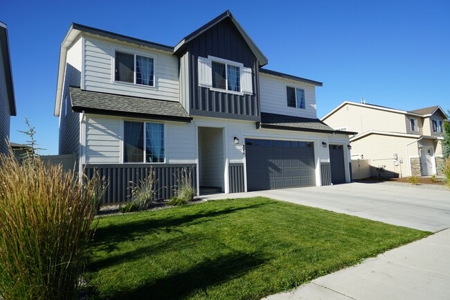 Building Photo - 245 E Caldera St