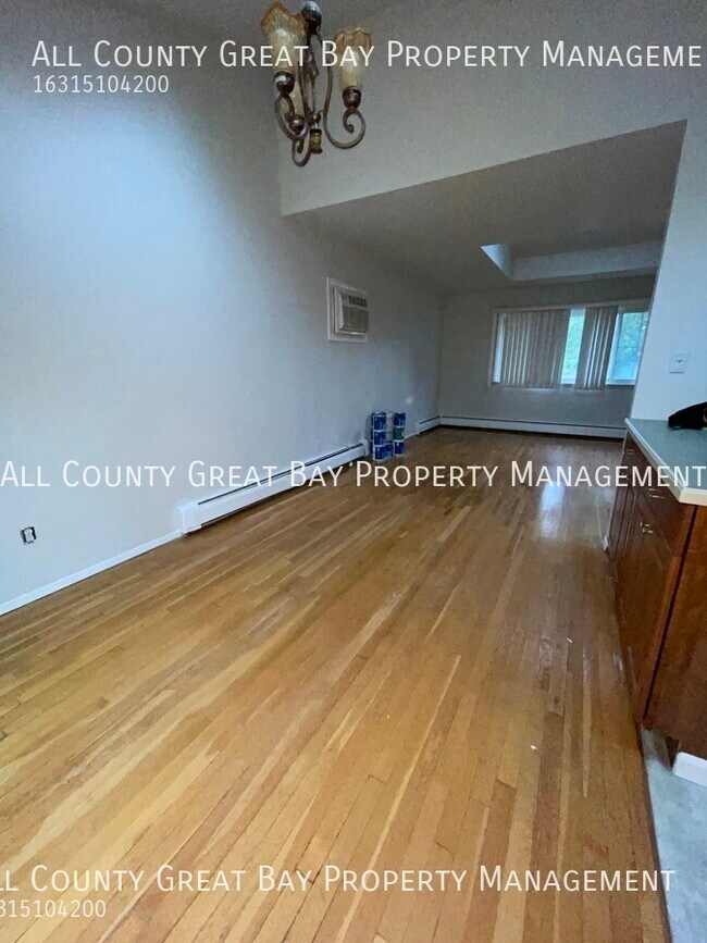 Foto del edificio - Lovely 5 Bedroom 2.5 Bathroom House with B...