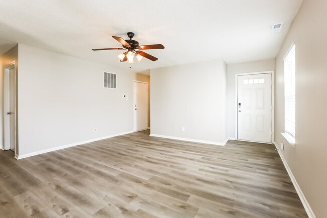 Building Photo - 11840 Wapiti Way