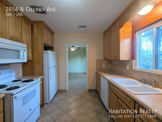 Foto del edificio - 2856 N Cherry Ave