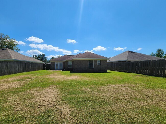 Foto del edificio - 3/2 available in Sweet Gum Village in Foley