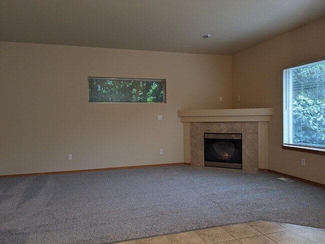 Foto del edificio - Beautiful 3 Bed 2.5 Bah Home in Auburn