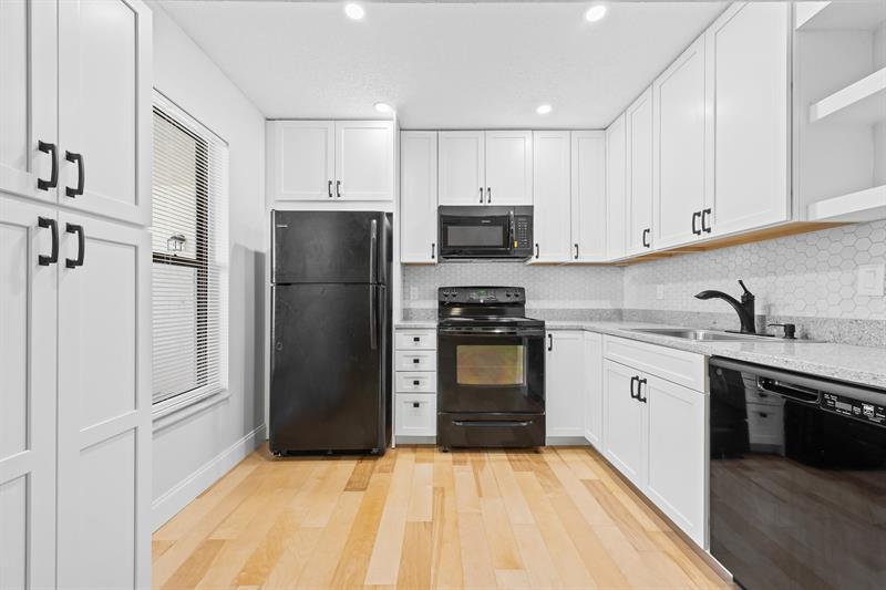 Primary Photo - 9821 NW 3 St