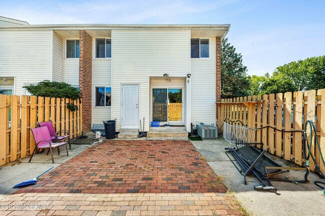 Building Photo - 1 Quincy Cir