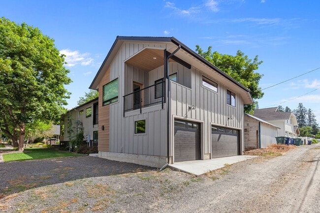 Building Photo - 1 Bed 1 bath unit near Sanders beach!