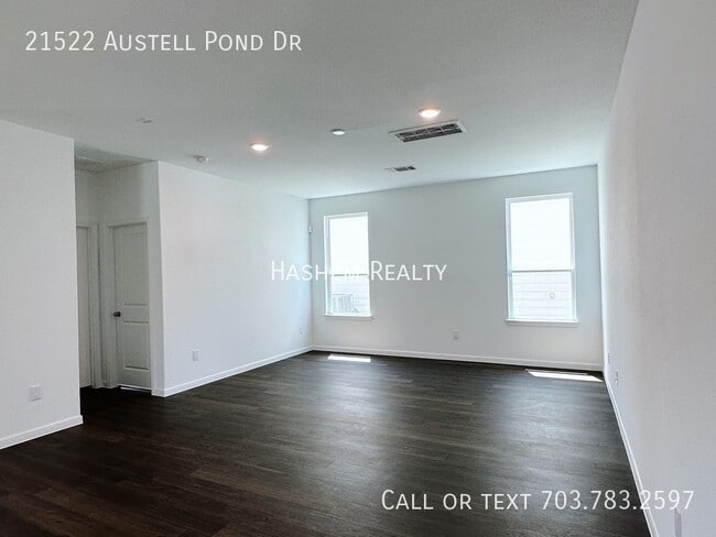 Building Photo - New Construction Ready For Immediate Move In!