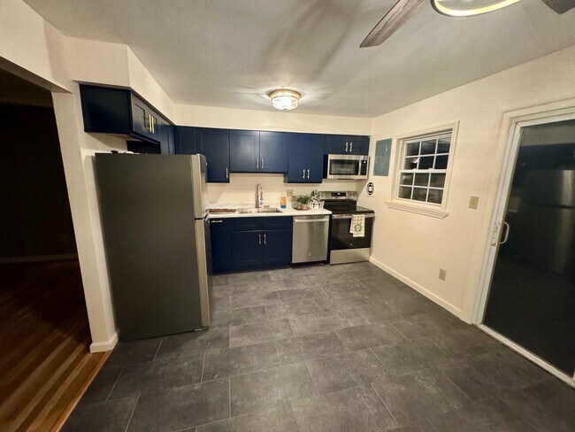 Building Photo - 5 Wildwood Dr