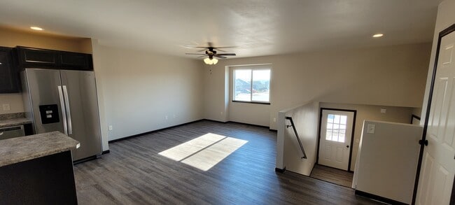 Building Photo - 628 Abraham Ct