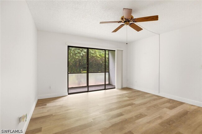 Foto del edificio - 9570 Green Cypress Ln