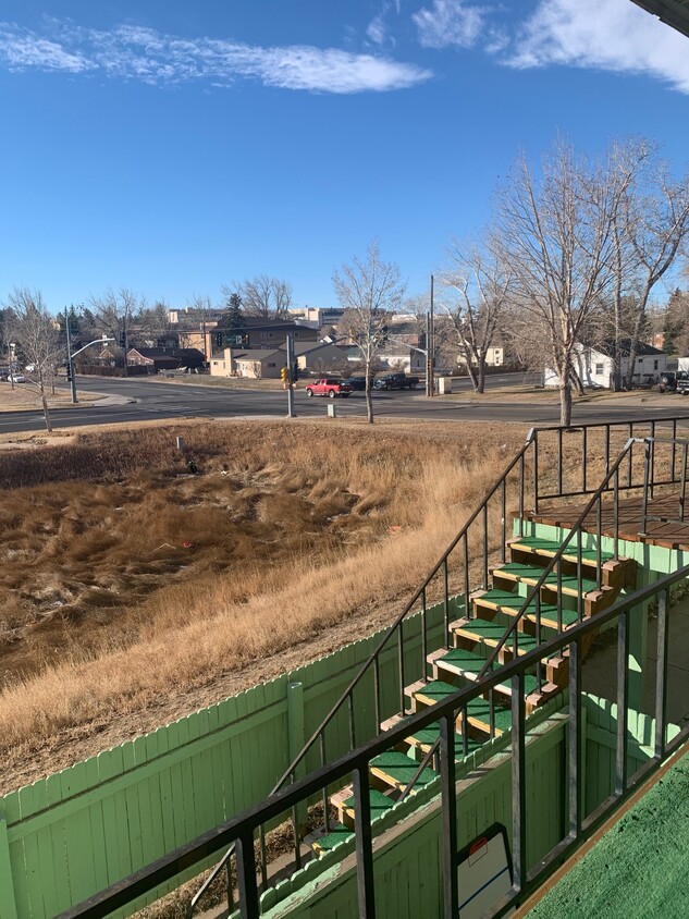 Walking distance to U.W. - 875 N 15th St