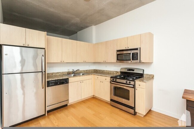Foto del edificio - Beautiful 1 Bedroom Condo in The Loop!