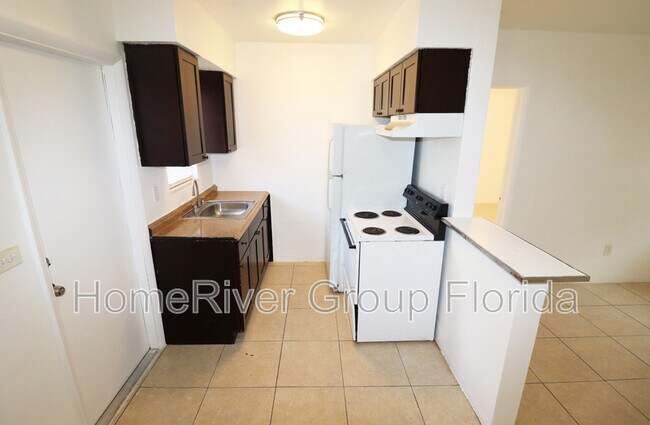 Foto del edificio - 1280 NE 139th St