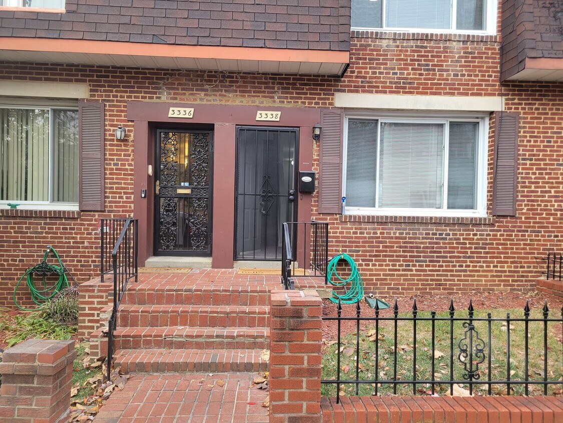Spacious 3 BR/2 BA Townhome in Greenway! - Spacious 3 BR/2 BA Townhome  in Greenway!