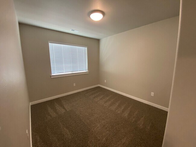 Foto del edificio - ~Brand New House in Oakland~