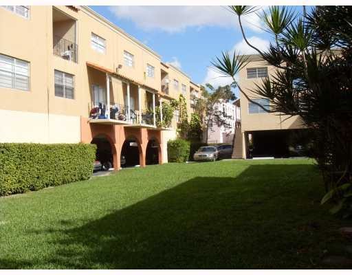 Foto principal - 1305 W 53rd St
