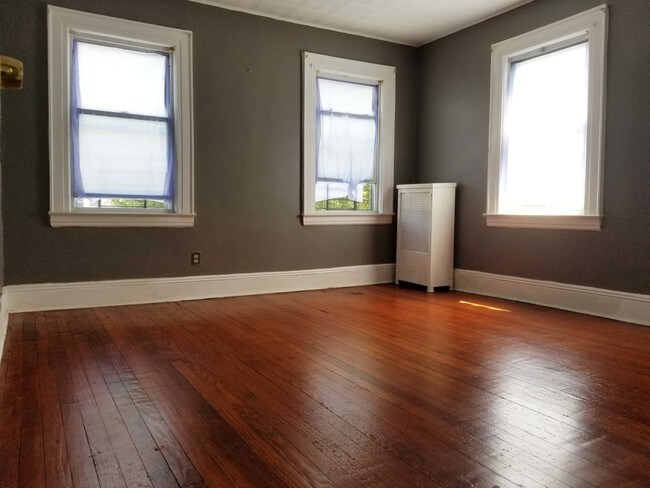 88 24 188th St Unit 2 Queens Ny 11423 Apartment For Rent In Primary Photo 88 24 188th St