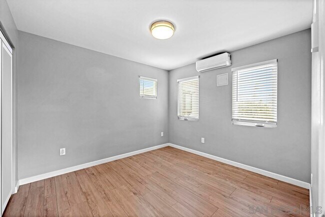 Foto del edificio - 1752 W Lewis St