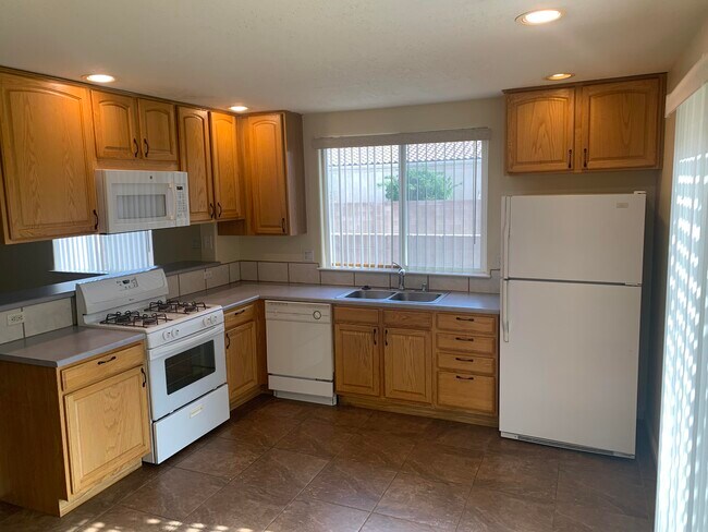 Building Photo - 8301 Santa Clarita St NE