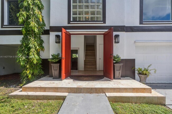 Foto del edificio - 6300 SW 144th St