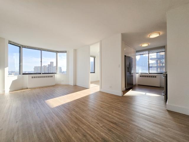 Building Photo - 3 bedroom in New York NY 10128