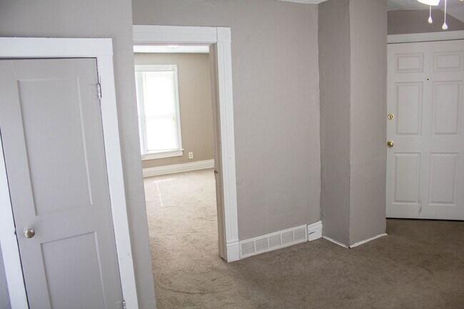 Foto del edificio - 4731 Meredeth St