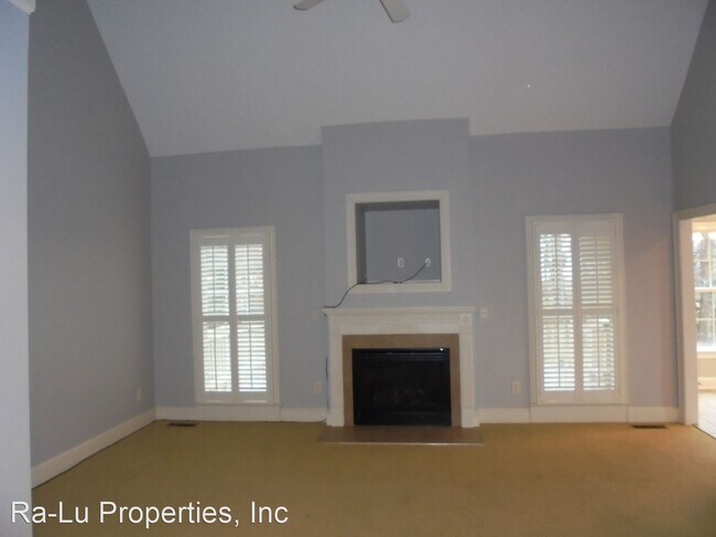 Building Photo - 5 br, 4.5 bath House - 495 Burkes Crossing Dr