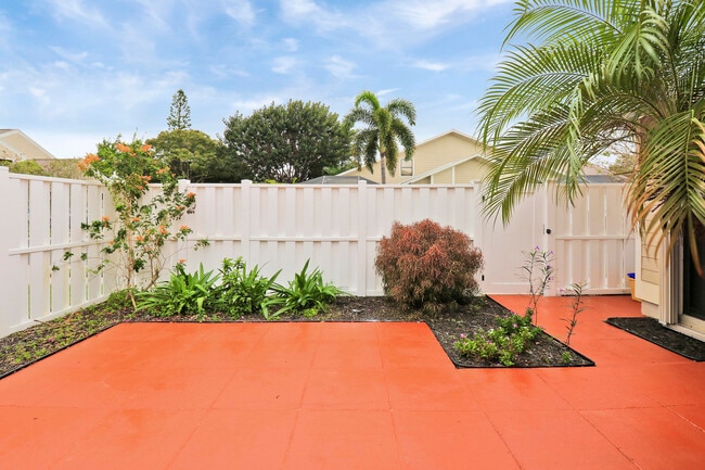 Building Photo - 704 Summerwinds Ln