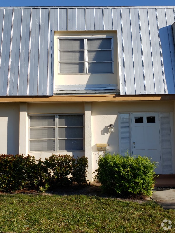 Building Photo - 4903 Catalina Dr