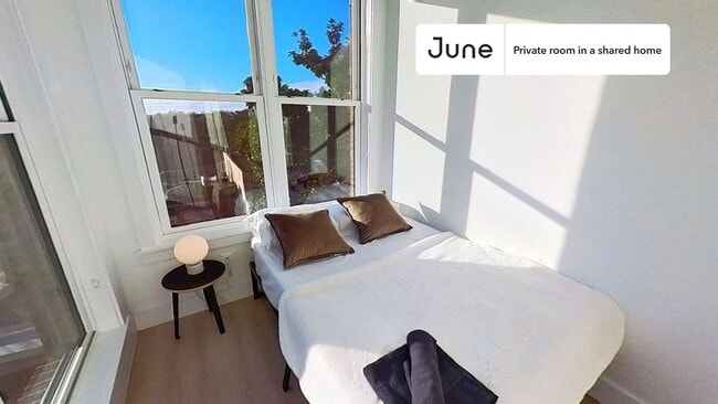 Building Photo - Room in Shared 4 bed/2 bath home