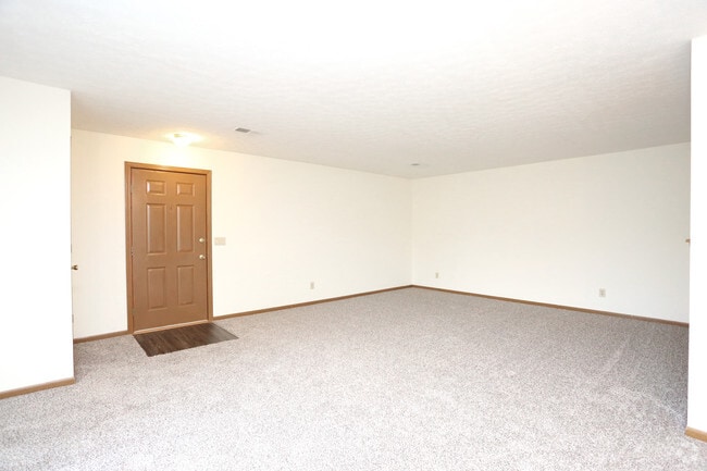 1BR, 1BA - 900SF - Living Room - Kingsfield Luxury Apartments