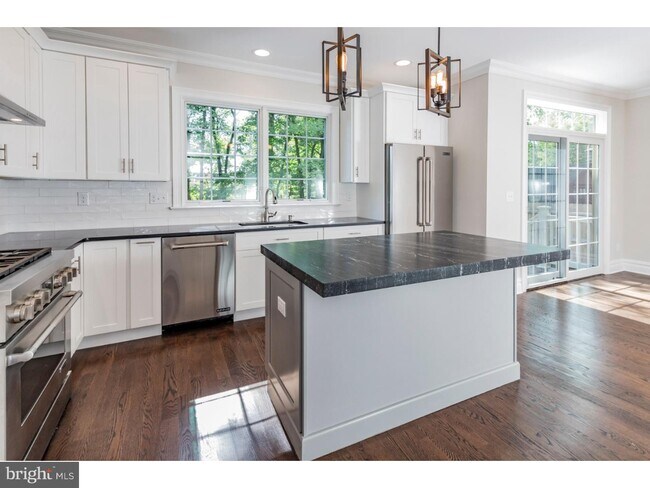 Foto del edificio - 63 Patton Ave