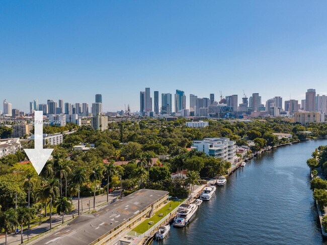 Foto del edificio - 1009 NW 11th Ct