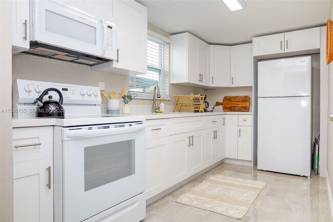 Foto del edificio - 2761 SW 33rd Ave