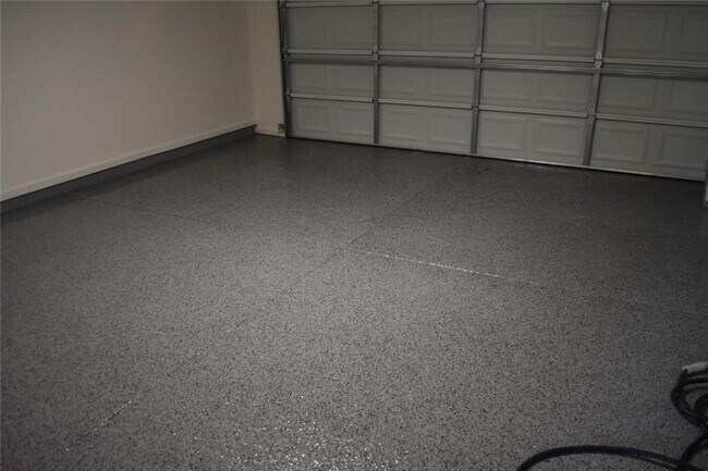 Foto del edificio - 10680 Glenbarr Dr