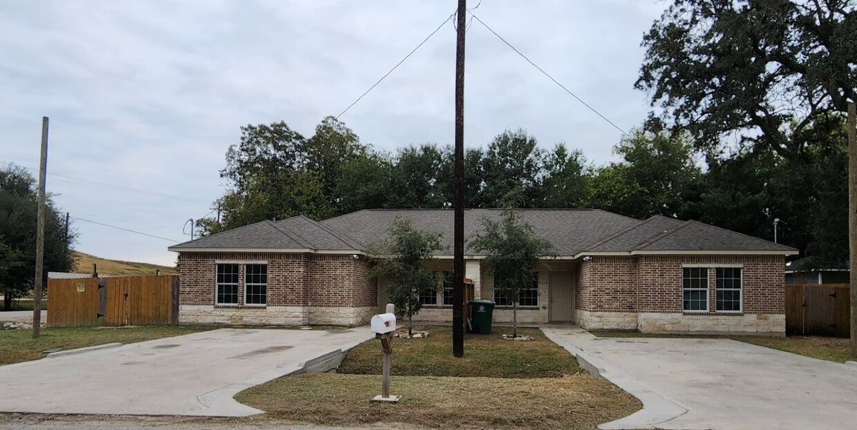 1058 E Anderson Rd, Houston, TX 77047 House Rental in Houston, TX