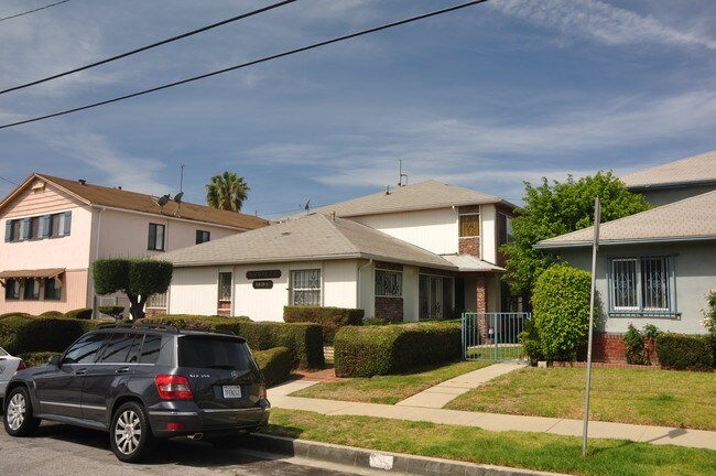 Building Photo - 831 Austin Ave